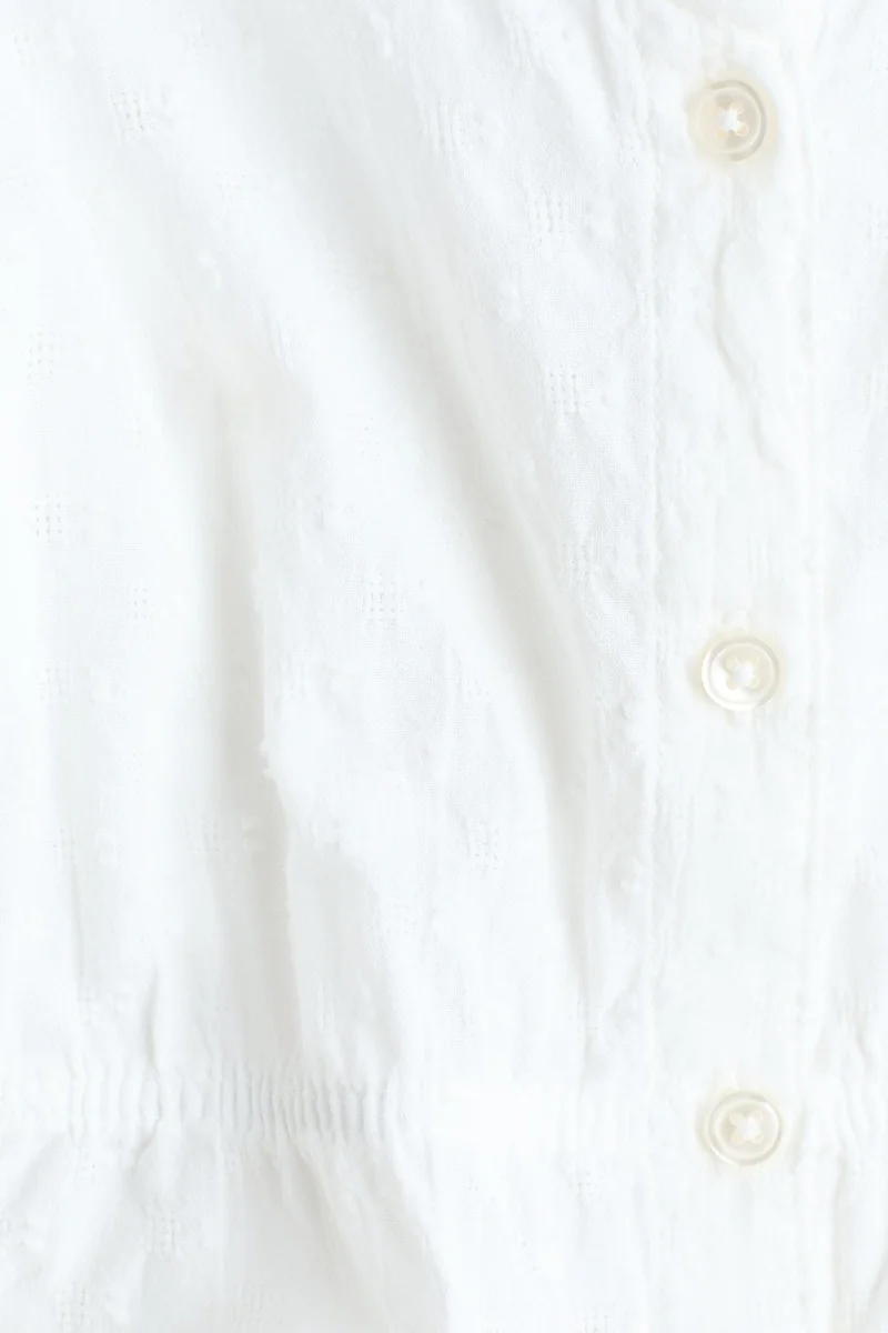 اتش اند ام بلوزة سيرساكر قطنية بأكمام منفوشة